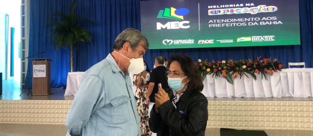 Em audiencia com tecnicos do FNDE, Feira garante recurso para creches - foto Lineia Fernandes 